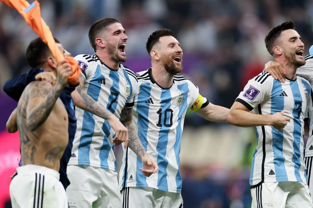 Imagini de colecție cu Leo Messi și jucătorii Argentinei! Cum au sărbătorit calificarea în finala Mondialului_8
