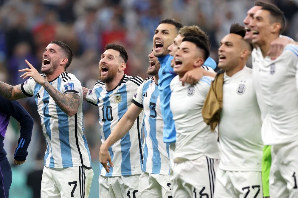 Imagini de colecție cu Leo Messi și jucătorii Argentinei! Cum au sărbătorit calificarea în finala Mondialului_9