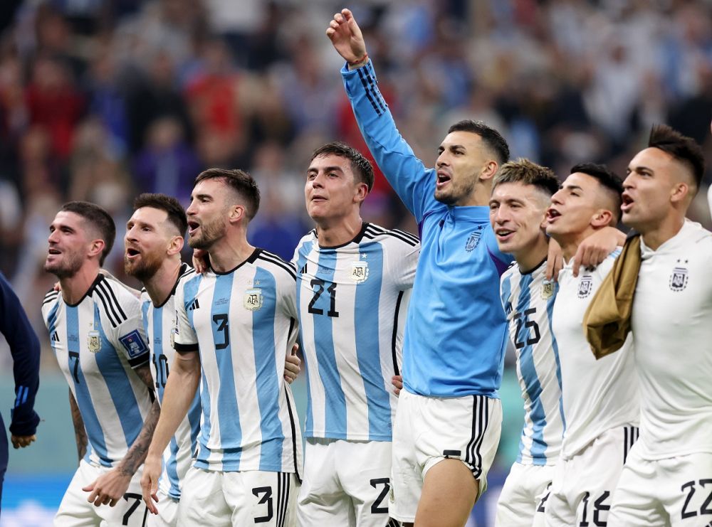 Imagini de colecție cu Leo Messi și jucătorii Argentinei! Cum au sărbătorit calificarea în finala Mondialului_10