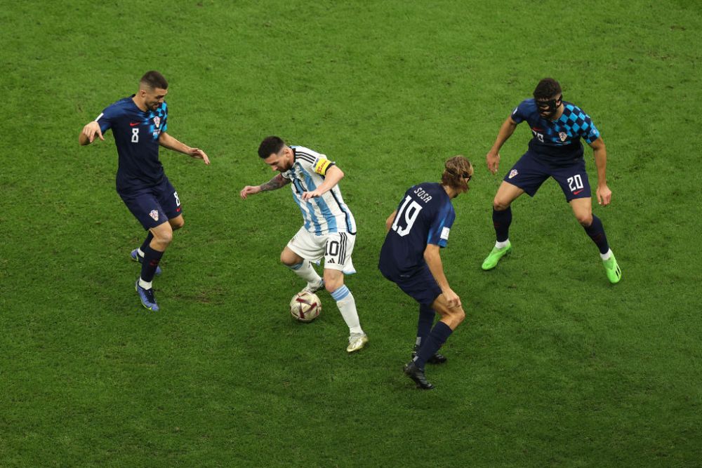Josko Gvardiol, jucătorul pe care Leo Messi l-a 'umilit' în semifinala cu Croația, a vorbit după faza care a făcut înconjurul lumii! Ce a spus despre argentinian _2