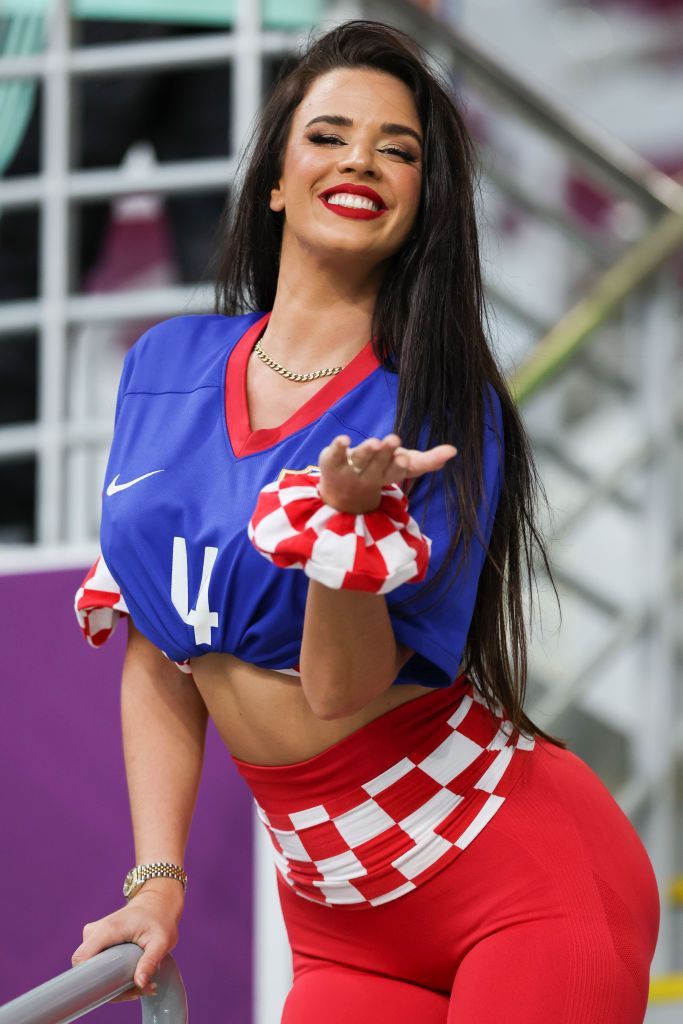 Sigur e ea?! Ivana Knoll, 'prea îmbrăcată' la ultimul meci al Croației de la Campionatul Mondial! Cum a apărut _17
