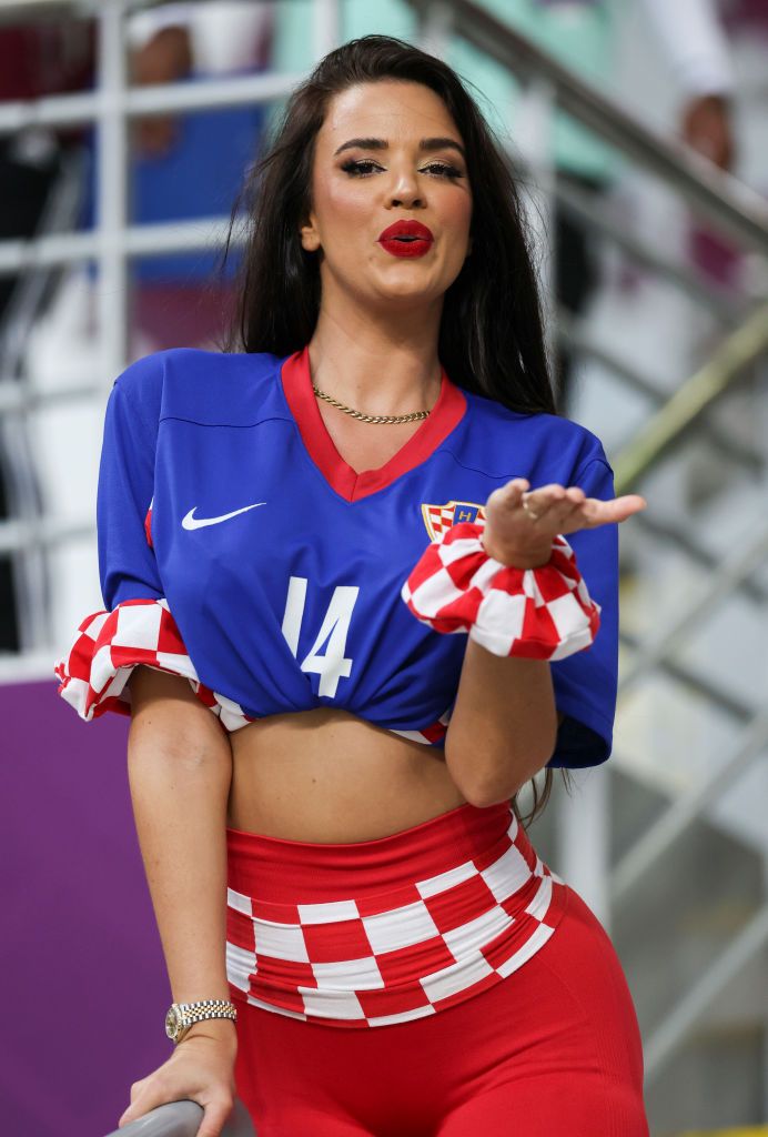 Sigur e ea?! Ivana Knoll, 'prea îmbrăcată' la ultimul meci al Croației de la Campionatul Mondial! Cum a apărut _19