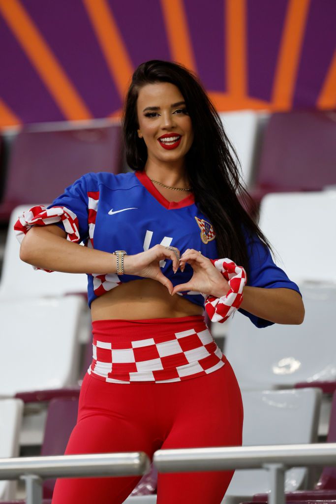 Sigur e ea?! Ivana Knoll, 'prea îmbrăcată' la ultimul meci al Croației de la Campionatul Mondial! Cum a apărut _23