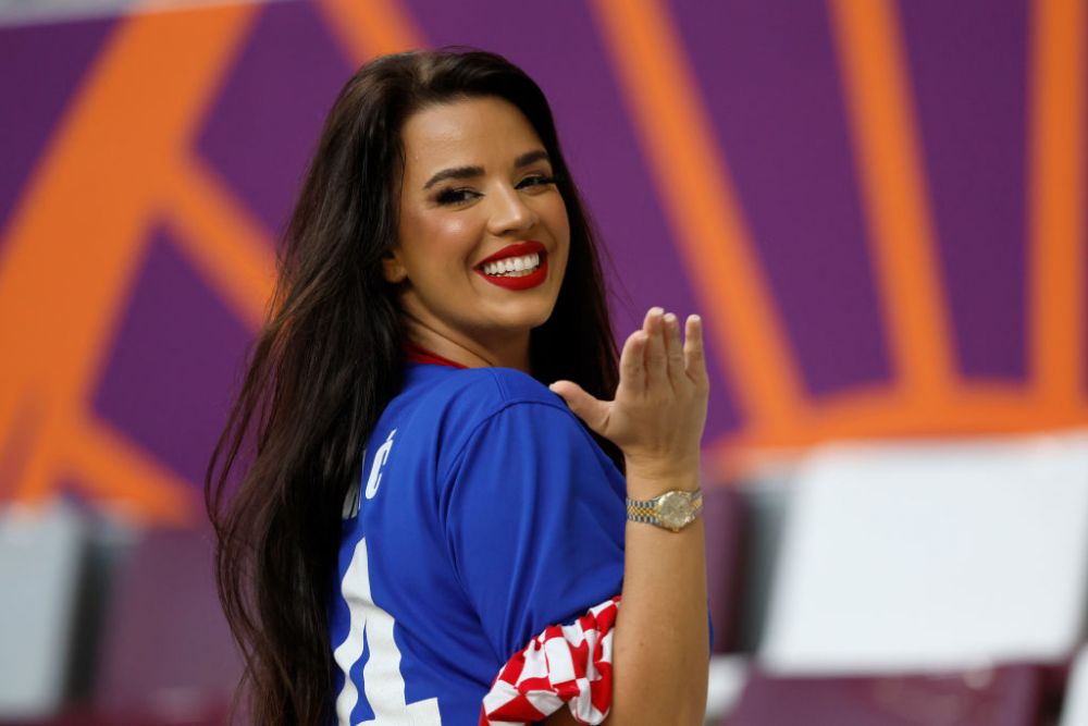 Sigur e ea?! Ivana Knoll, 'prea îmbrăcată' la ultimul meci al Croației de la Campionatul Mondial! Cum a apărut _25