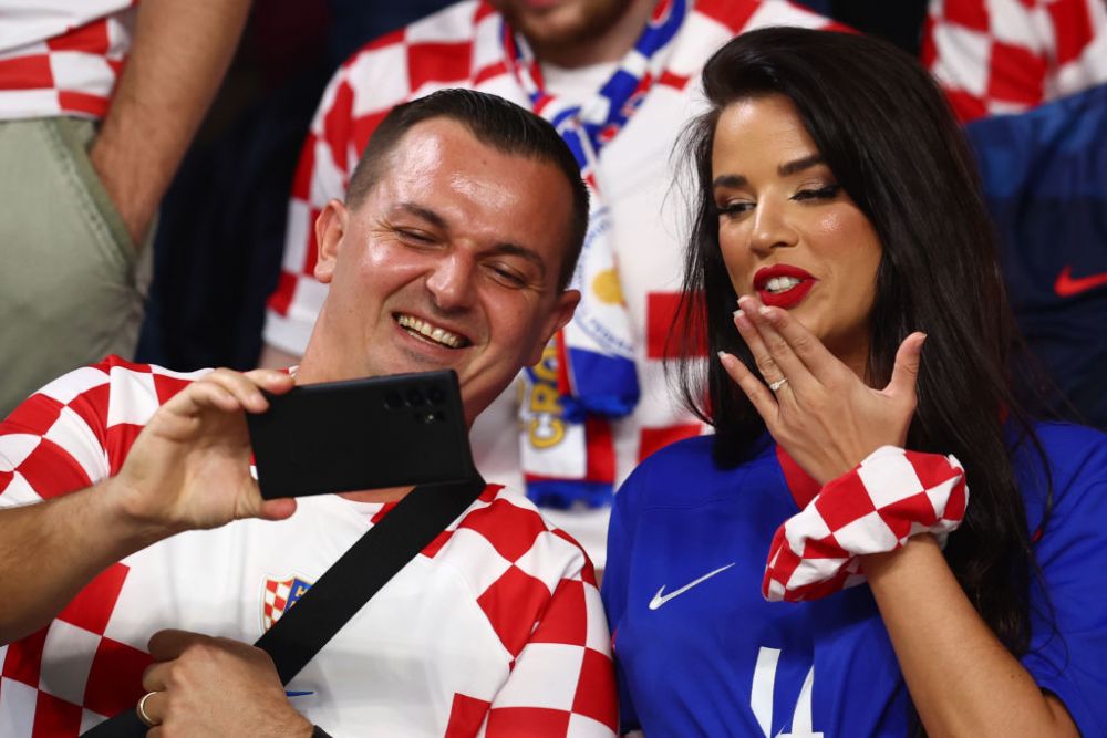 Sigur e ea?! Ivana Knoll, 'prea îmbrăcată' la ultimul meci al Croației de la Campionatul Mondial! Cum a apărut _31