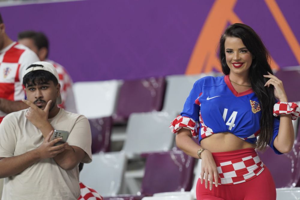 Sigur e ea?! Ivana Knoll, 'prea îmbrăcată' la ultimul meci al Croației de la Campionatul Mondial! Cum a apărut _38