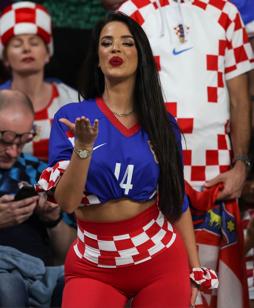 Sigur e ea?! Ivana Knoll, 'prea îmbrăcată' la ultimul meci al Croației de la Campionatul Mondial! Cum a apărut _40