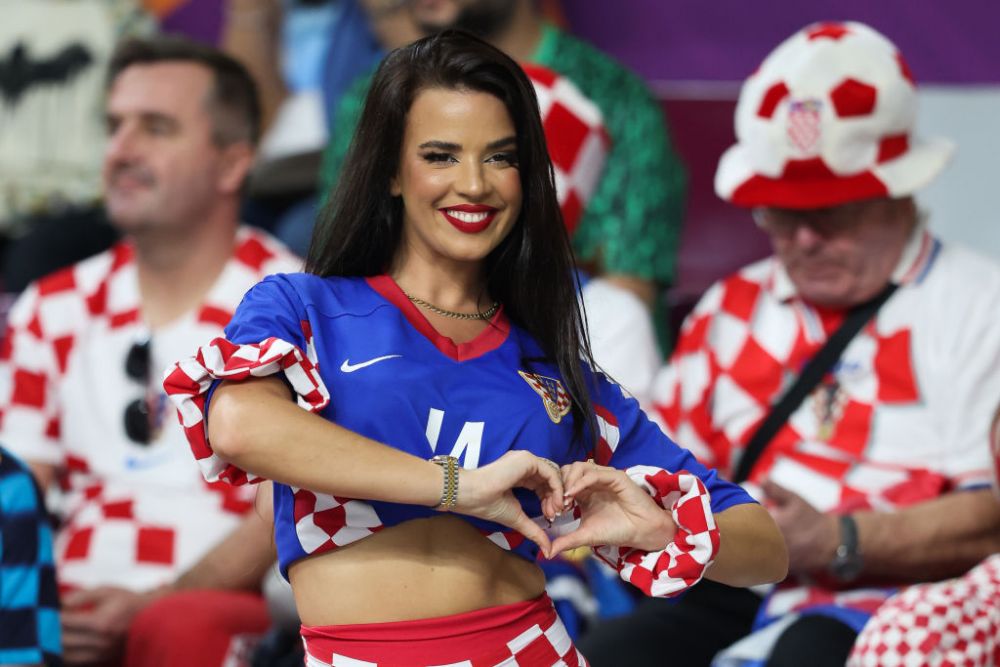 Sigur e ea?! Ivana Knoll, 'prea îmbrăcată' la ultimul meci al Croației de la Campionatul Mondial! Cum a apărut _52