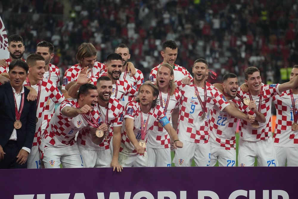 Imaginile bucuriei! Cum au fost surprinși croații după ce au câștigat bronzul la Campionatul Mondial din Qatar_8