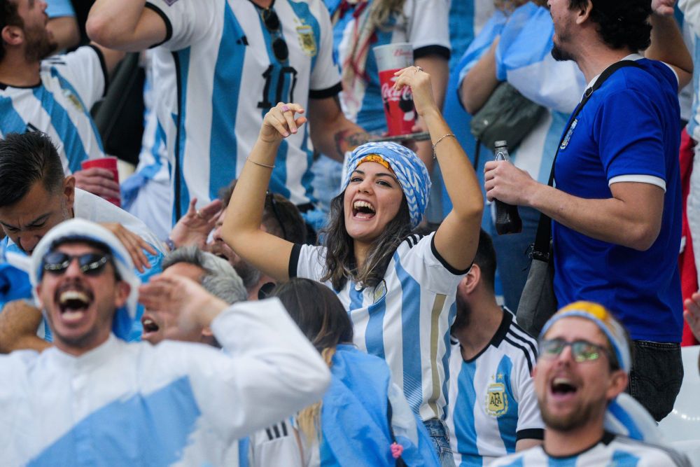 Argentiniencele au făcut show în tribune, înainte de finala Cupei Mondiale cu Franța_19