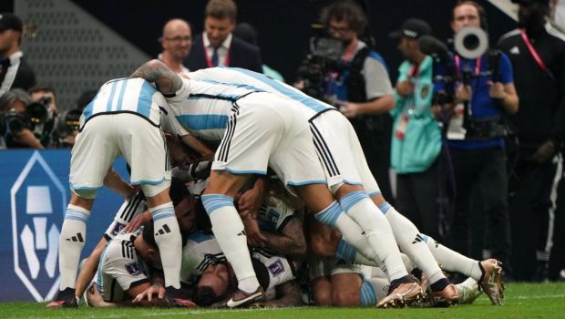 
	&bdquo;Cupa se află acum în mâinile celui mai bun: Lionel Andres Messi!&rdquo; Reacția presei din Argentina după ce naționala lui Scaloni a câștigat Mondialul din Qatar
