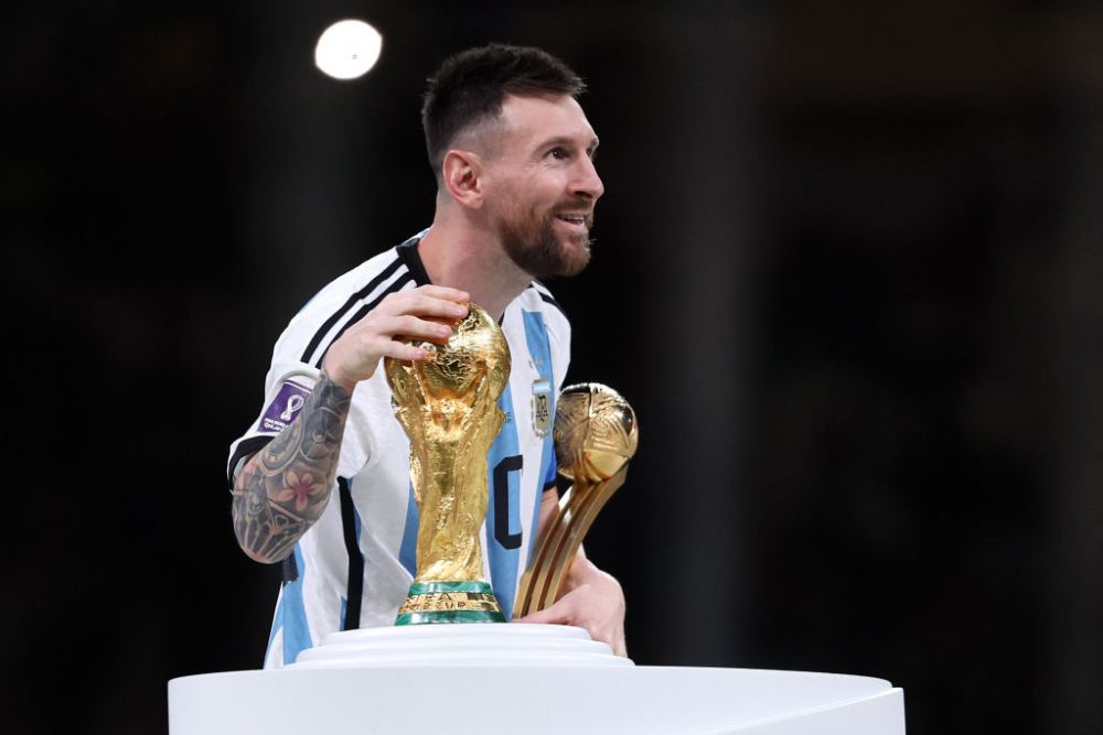O imagine pentru eternitate! Momentul în care Lionel Messi a sărutat Cupa Mondială s-a viralizat în timp record_6