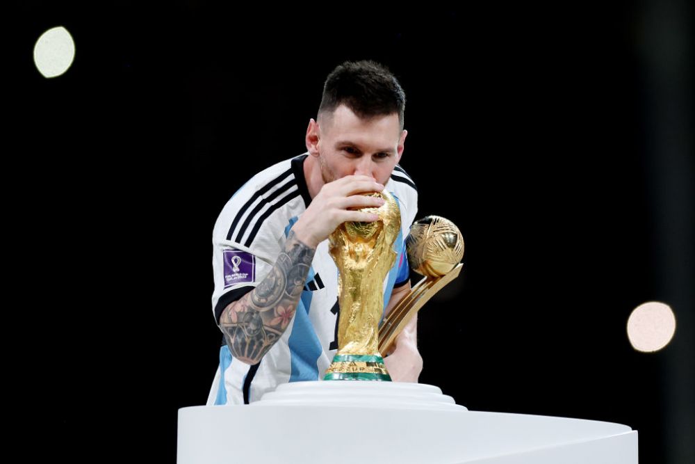 O imagine pentru eternitate! Momentul în care Lionel Messi a sărutat Cupa Mondială s-a viralizat în timp record_8