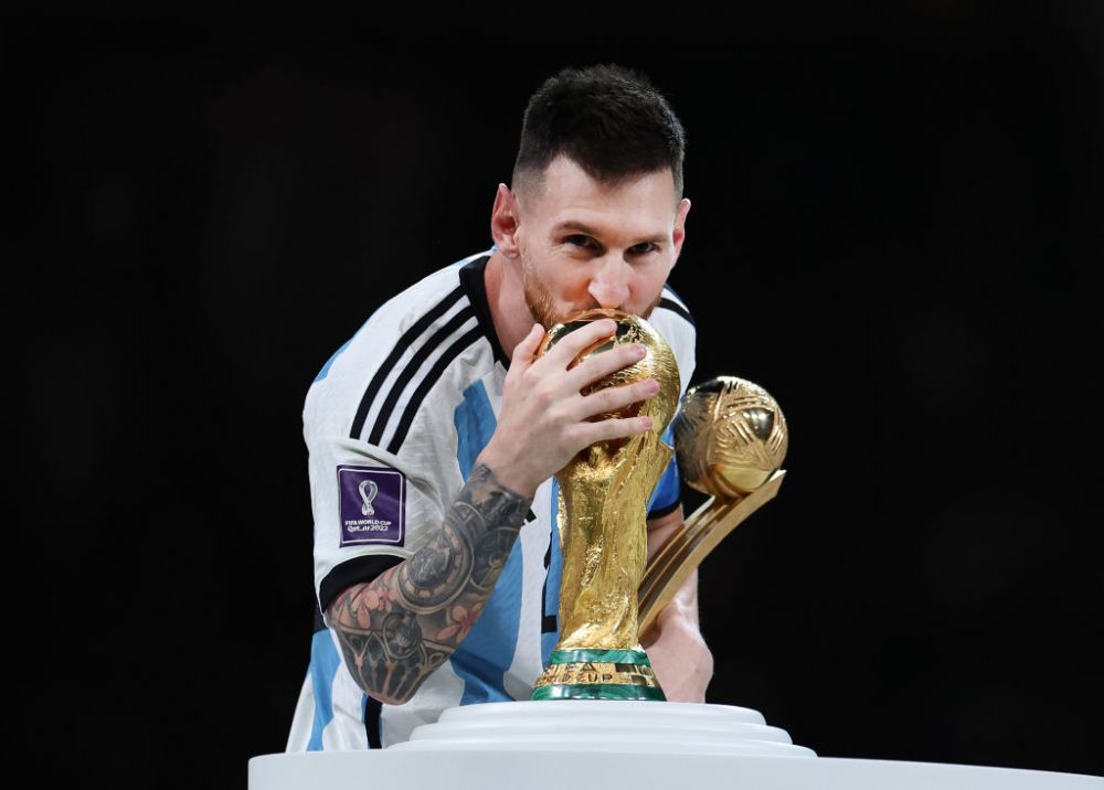 O imagine pentru eternitate! Momentul în care Lionel Messi a sărutat Cupa Mondială s-a viralizat în timp record_9