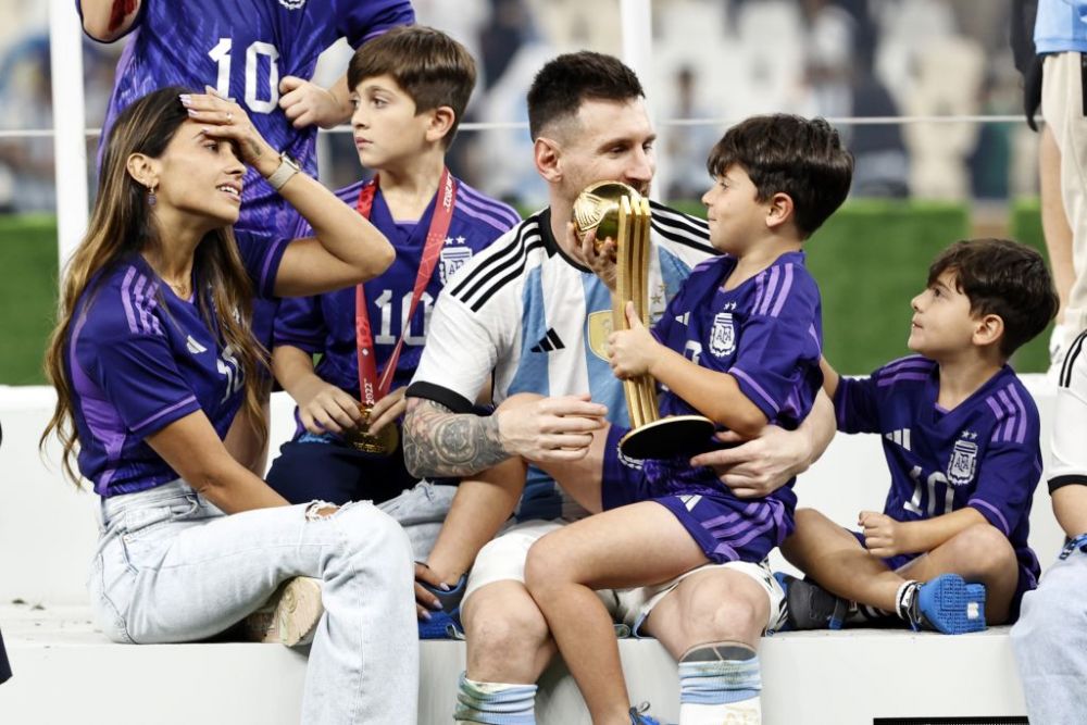 Lionel Messi s-a bucurat alături de familie pentru câștigarea titlului mondial. Imagini de senzație, direct de pe gazon_1