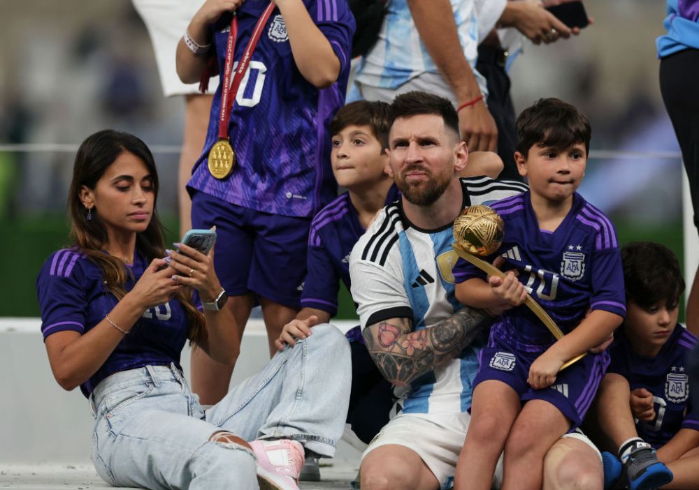 Lionel Messi s-a bucurat alături de familie pentru câștigarea titlului mondial. Imagini de senzație, direct de pe gazon_12