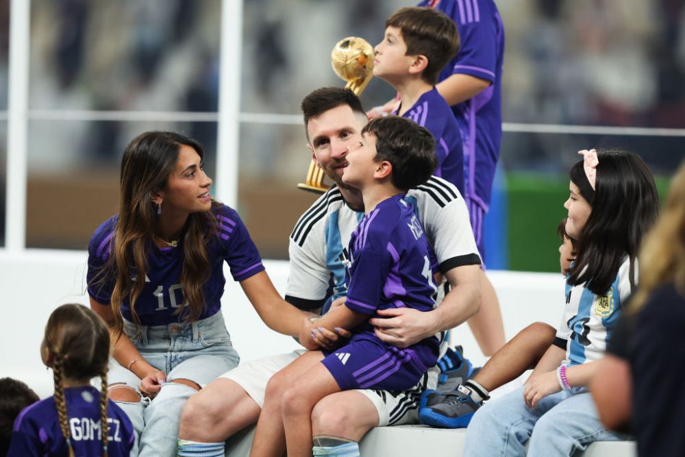 Lionel Messi s-a bucurat alături de familie pentru câștigarea titlului mondial. Imagini de senzație, direct de pe gazon_16