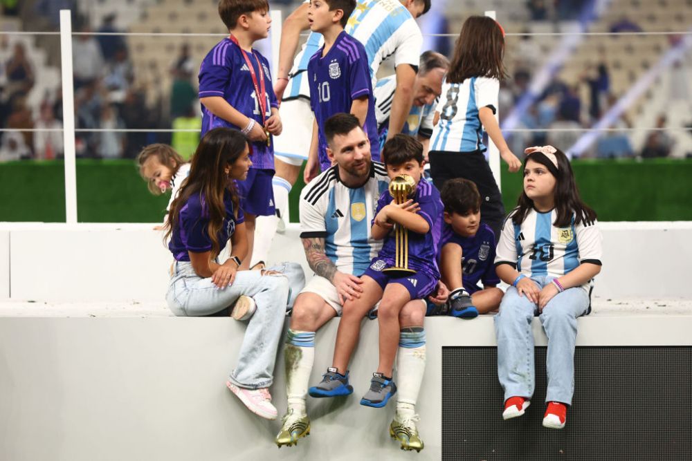 Lionel Messi s-a bucurat alături de familie pentru câștigarea titlului mondial. Imagini de senzație, direct de pe gazon_28