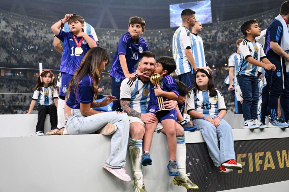 Lionel Messi s-a bucurat alături de familie pentru câștigarea titlului mondial. Imagini de senzație, direct de pe gazon_31