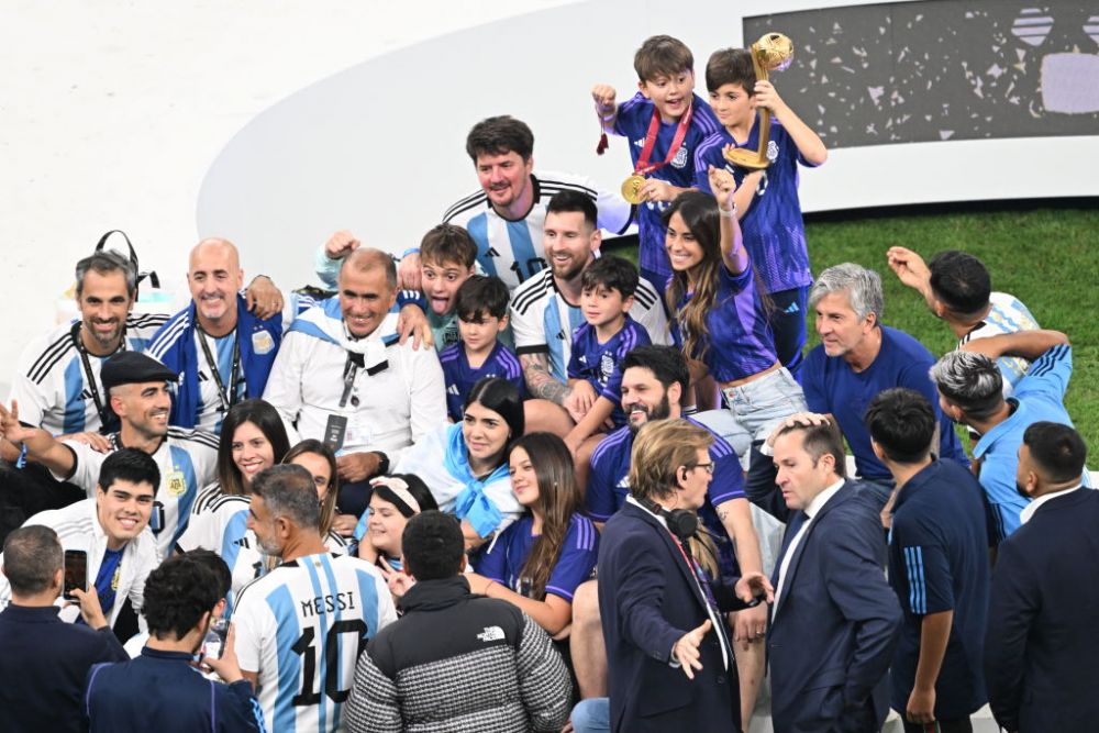 Lionel Messi s-a bucurat alături de familie pentru câștigarea titlului mondial. Imagini de senzație, direct de pe gazon_6