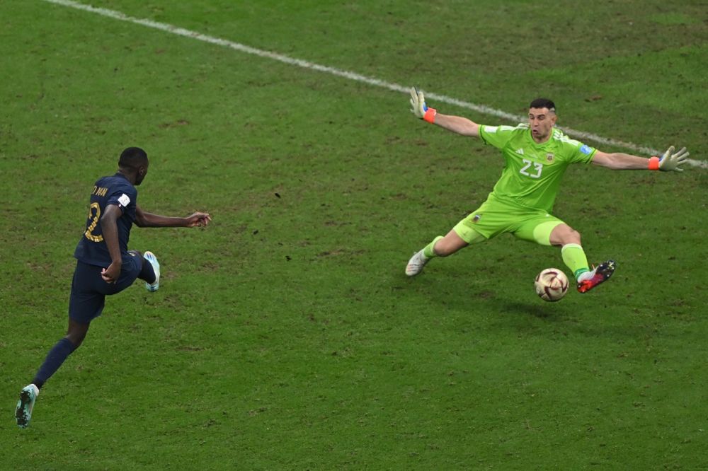 L'Equipe sare în apărarea lui Kolo Muani după mingea de meci ratată: "Cum să te iei de el? Faza va rămâne pentru eternitate"_1