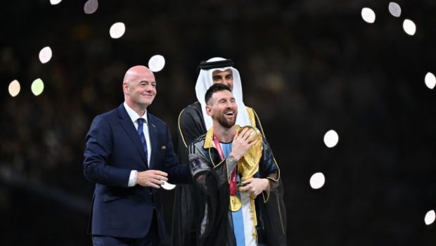 
	Qatarul, apărat după gestul controversat cu Leo Messi: &quot;Au cheltuit degeaba 200 de miliarde? Aveau dreptul să-i pună mantia&quot;
