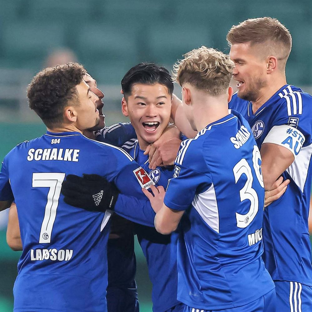 Românul Andi Ivan a debutat la prima echipă a lui Schalke 04: ”Mă bucur de fiecare secundă pe care o joc aici!”_22