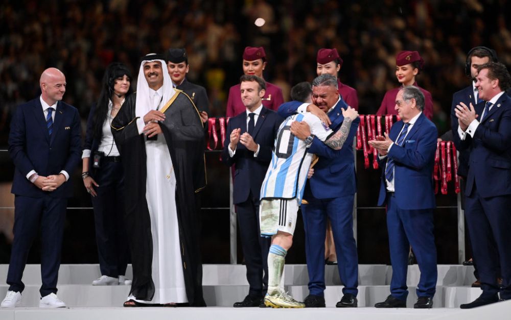 România a fost reprezentată la Campionatul Mondial din Qatar! Frumoasa brunetă care a împărțit scena cu Lionel Messi _51