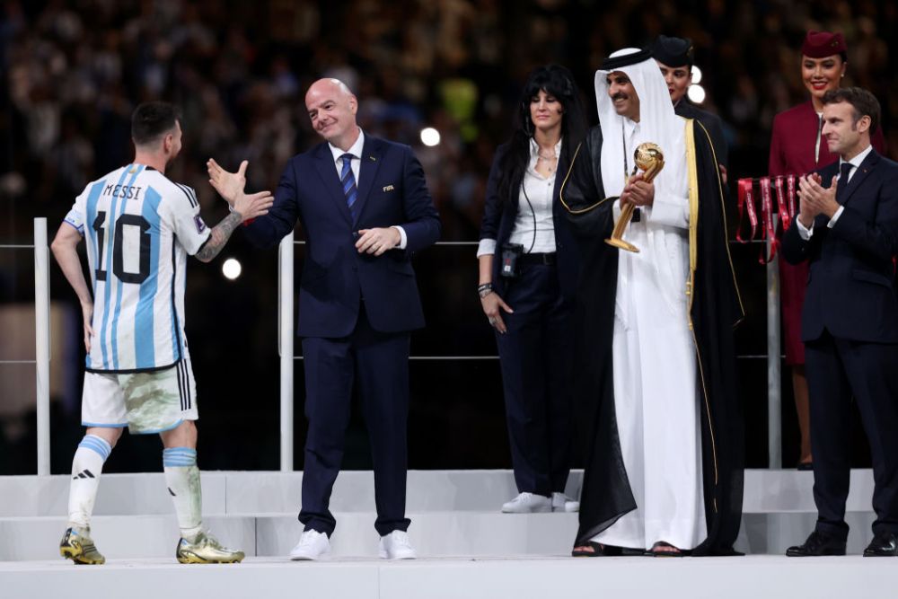 România a fost reprezentată la Campionatul Mondial din Qatar! Frumoasa brunetă care a împărțit scena cu Lionel Messi _57