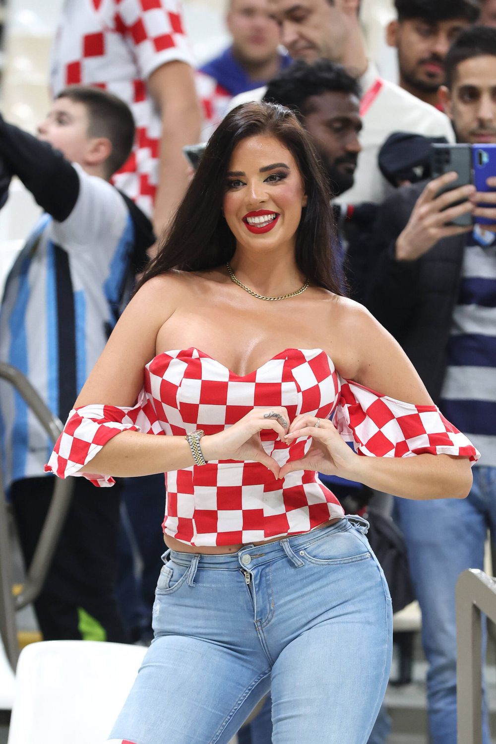 Nimeni nu a recunoscut-o! Cum a apărut Miss Croația la finala Cupei Mondiale_33