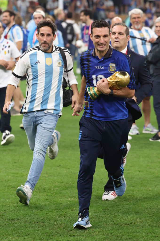 Povestea senzațională a tricoului cu care Lionel Scaloni a apărut după ce Argentina a câștigat Campionatul Mondial _15