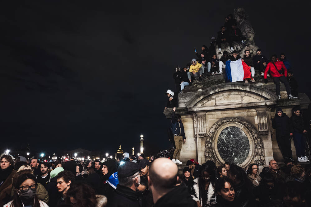 Eroi! Imagini senzaționale surprinse cu fotbaliștii francezi, aclamați de zeci de mii de fani_7