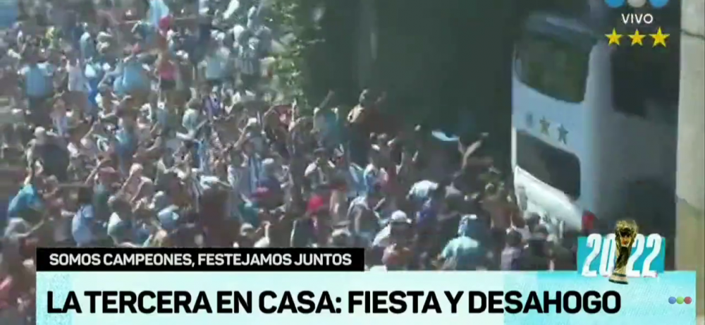 Parada Argentinei, abandonată! Fanii au încercat să ajungă în autocar sărind de pe un pod. Jucătorii, evacuați cu elicoptere_6