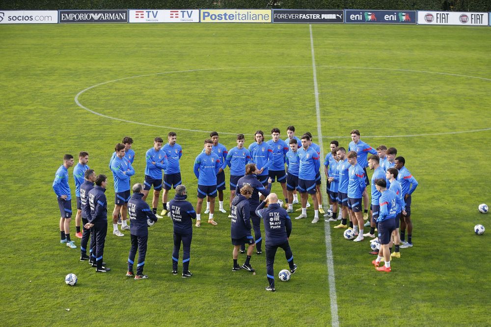 Românul Daniel Boloca a jucat primul meci-test pentru naționala Italiei în această dimineață! Imaginile alături de selecționerul Roberto Mancini_8