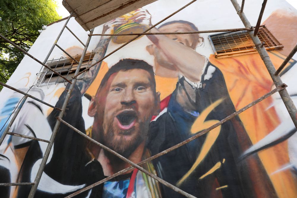 Imagini spectaculoase din Buenos Aires! A apărut prima pictură murală a lui Leo Messi cu Cupa Mondială _5
