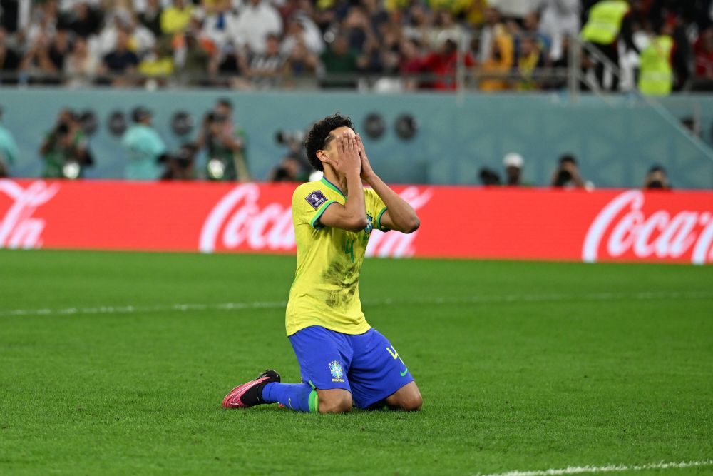 Jucătorul Braziliei dărâmat după eliminarea la Mondial: "E foarte abătut, nu vrea să mai facă nimic"_6