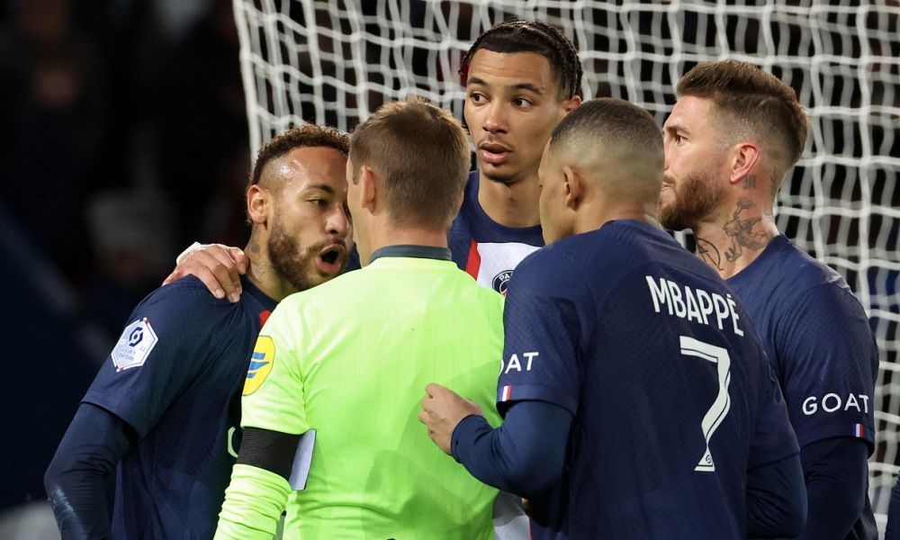 Antrenorul lui PSG atacă arbitrajul după ce Neymar a fost eliminat pentru simulare: "Asta i-a provocat frustrarea!"_1
