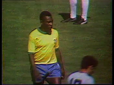 Singurul român cu care Pele a făcut schimb de tricouri a reacționat la moartea legendei braziliene! Ce a spus Mircea Lucescu_13