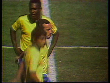 Singurul român cu care Pele a făcut schimb de tricouri a reacționat la moartea legendei braziliene! Ce a spus Mircea Lucescu_15