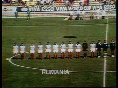 Singurul român cu care Pele a făcut schimb de tricouri a reacționat la moartea legendei braziliene! Ce a spus Mircea Lucescu_5