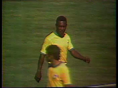 Singurul român cu care Pele a făcut schimb de tricouri a reacționat la moartea legendei braziliene! Ce a spus Mircea Lucescu_11