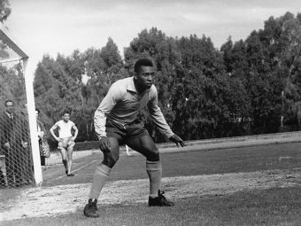 
	Ziua în care Pele a fost portar! Detaliul mai puțin cunoscut despre legendarul fotbalist brazilian
