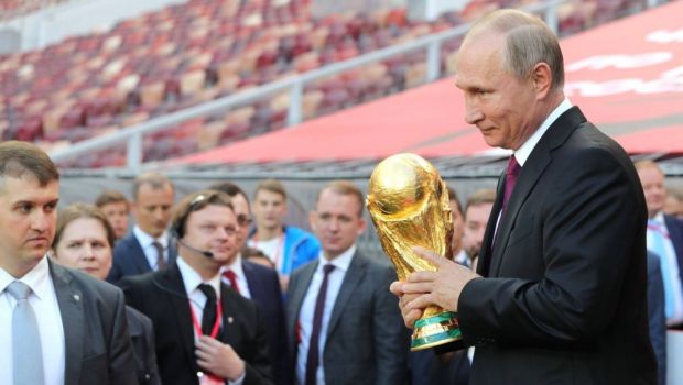
	Vladimir Putin a transmis un mesaj după moartea lui Pele
