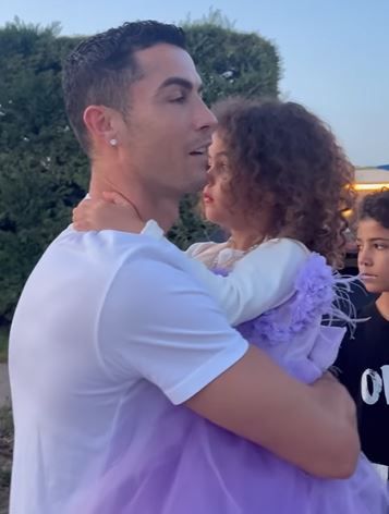 Cristiano Ronaldo și-a scos, în premieră, bolidul de 350.000 de euro la plimbare! Unde au apărut el și Georgina cu cadoul primit de la iubită _2