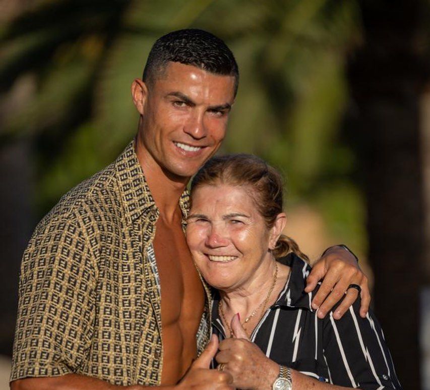 „Dragul meu fiu”. Mesajul mamei lui Cristiano Ronaldo după ce superstarul portughez a semnat cu Al Nassr _1