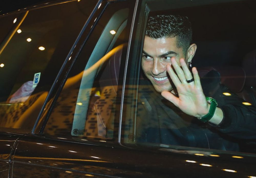 Cristiano Ronaldo, aclamat minute la rând de fanii arabi. Superstarul portughez, prezentat oficial la Al Nassr_7