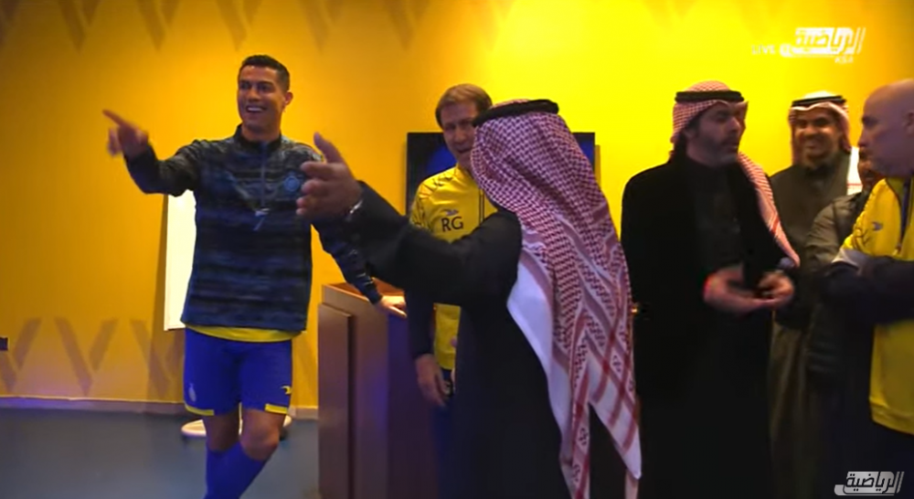 Cristiano Ronaldo, aclamat minute la rând de fanii arabi. Superstarul portughez, prezentat oficial la Al Nassr_16