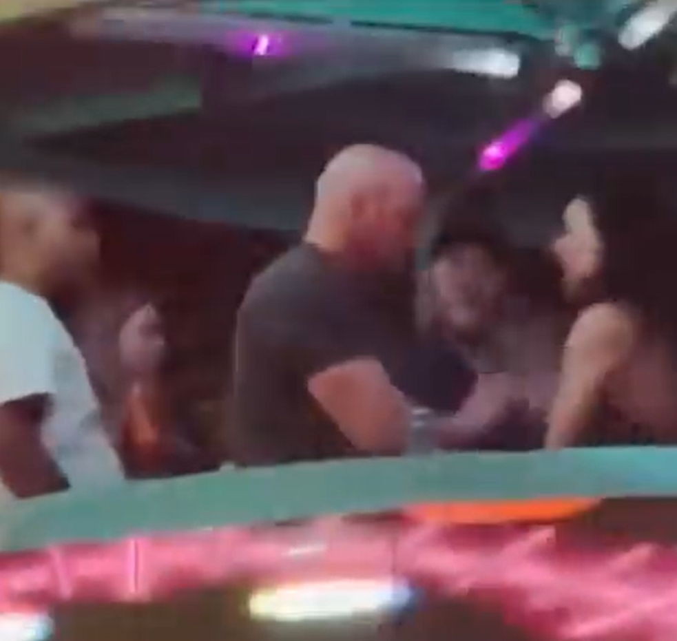 Imagini șocante! Și-au împărțit pumni în club în noaptea de Revelion! Cum au fost filmați președintele UFC și soția sa _2