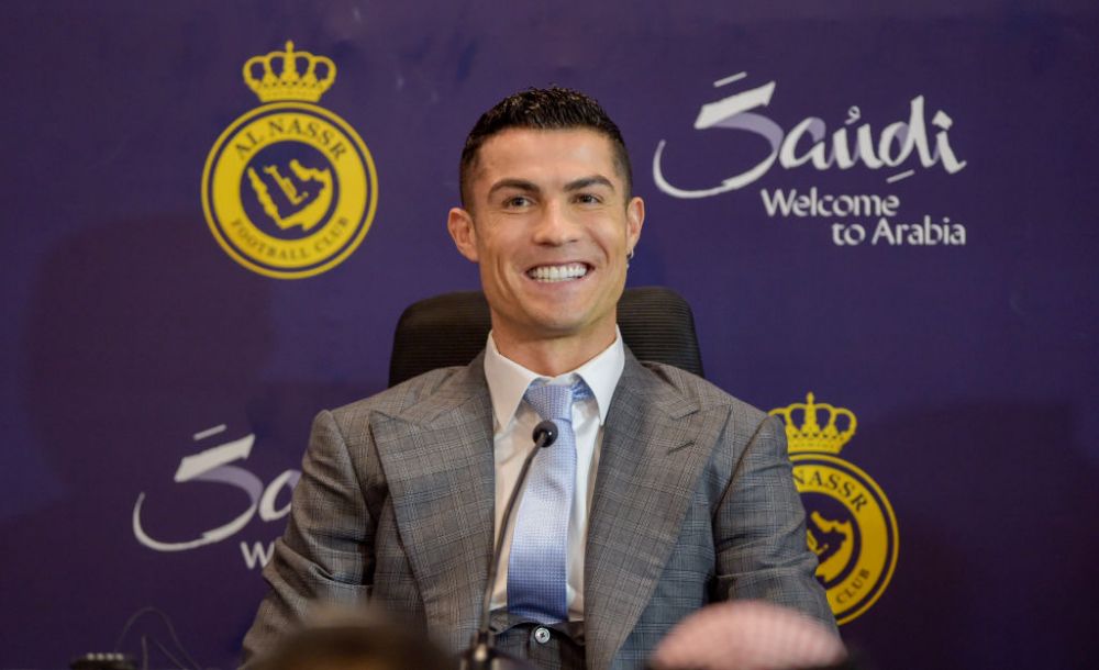 Cristiano Ronaldo assina com Al-Nassr até 2025, afirma jornal - RIC Mais