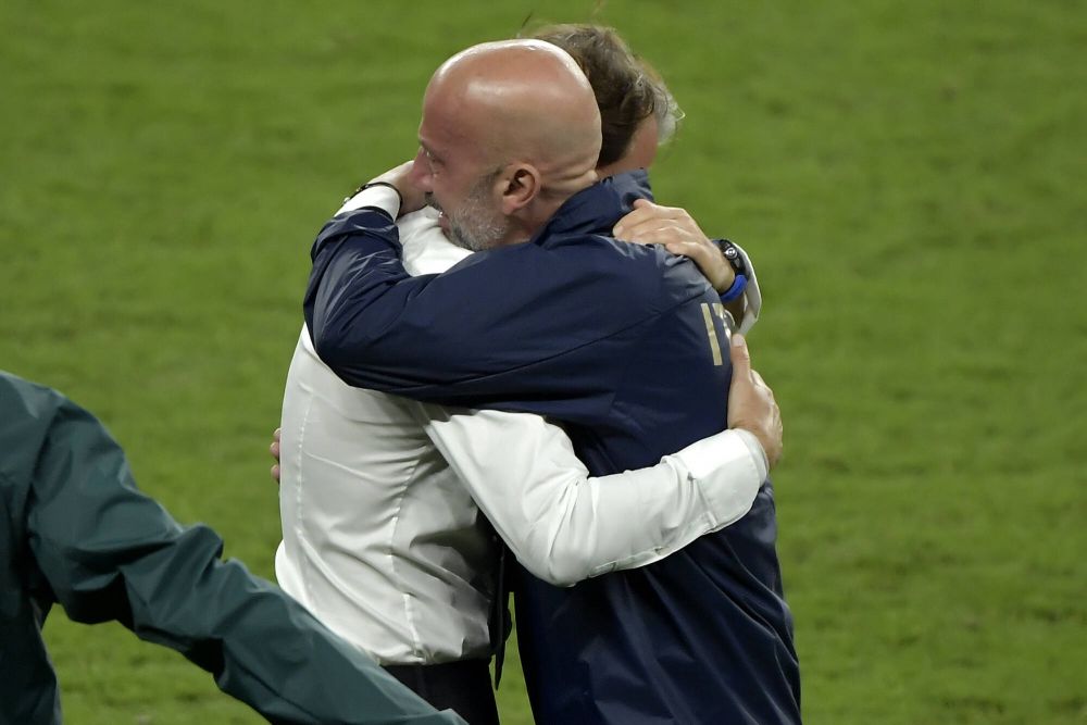 Imaginile care au marcat EURO 2020! De la colegi la Sampdoria la lacrimile succesului alături de Roberto Mancini, cu naționala Italiei _14